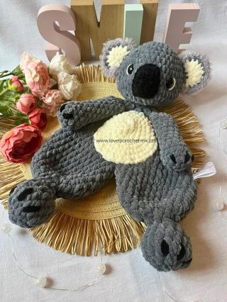 Koalka je sice už pryč, ale v plánu jsou další usínáčci 🫶🏻😊 #crochet#handmade#smallbusiness#crochetcoala#crochetlovey