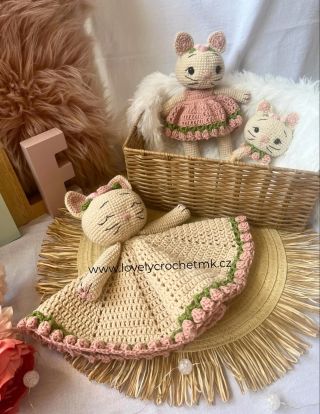 Kočičkový set 🐱 usínáček je sice už prodaný, ale zbytek stále čeká na nového majitele 🥰...