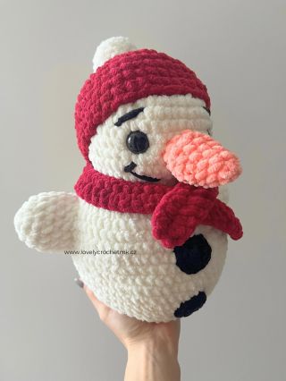Tak budou Vánoce na sněhu nebo na blátě? Co myslíte? ❄️ sněhulák čeká na svého majitele, ať už jako hračka pro dítě nebo...